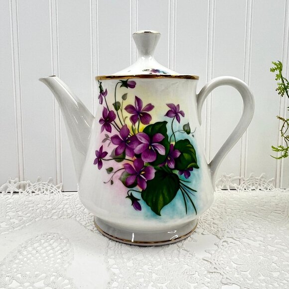 Vintage Fine China Japan Teapot  40 Oz Purple Violets Design Gold Trim Accents - Picture 1 of 14